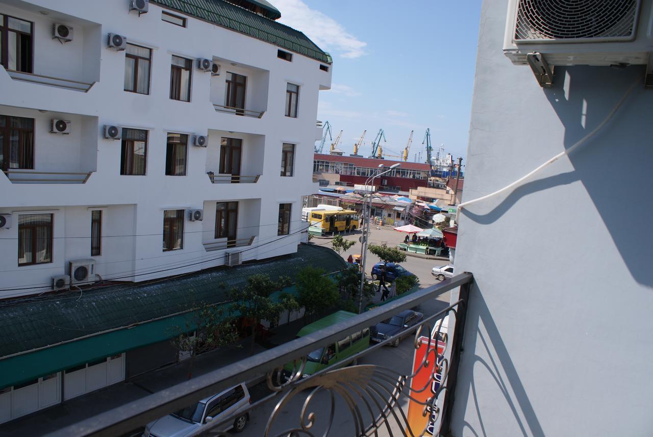 Hotel Vakhtanguri Batumi Exterior photo