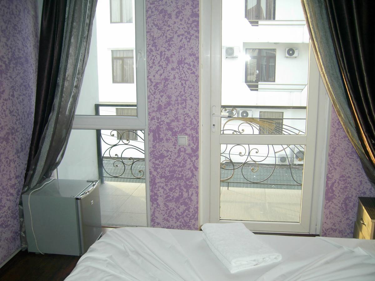 Hotel Vakhtanguri Batumi Exterior photo